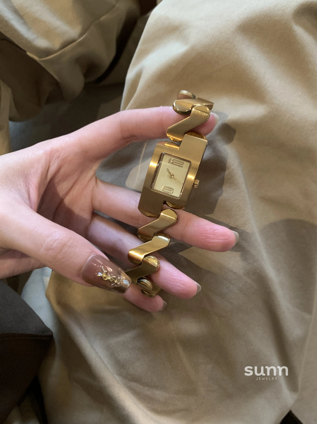 Khali Vintage Square Watch