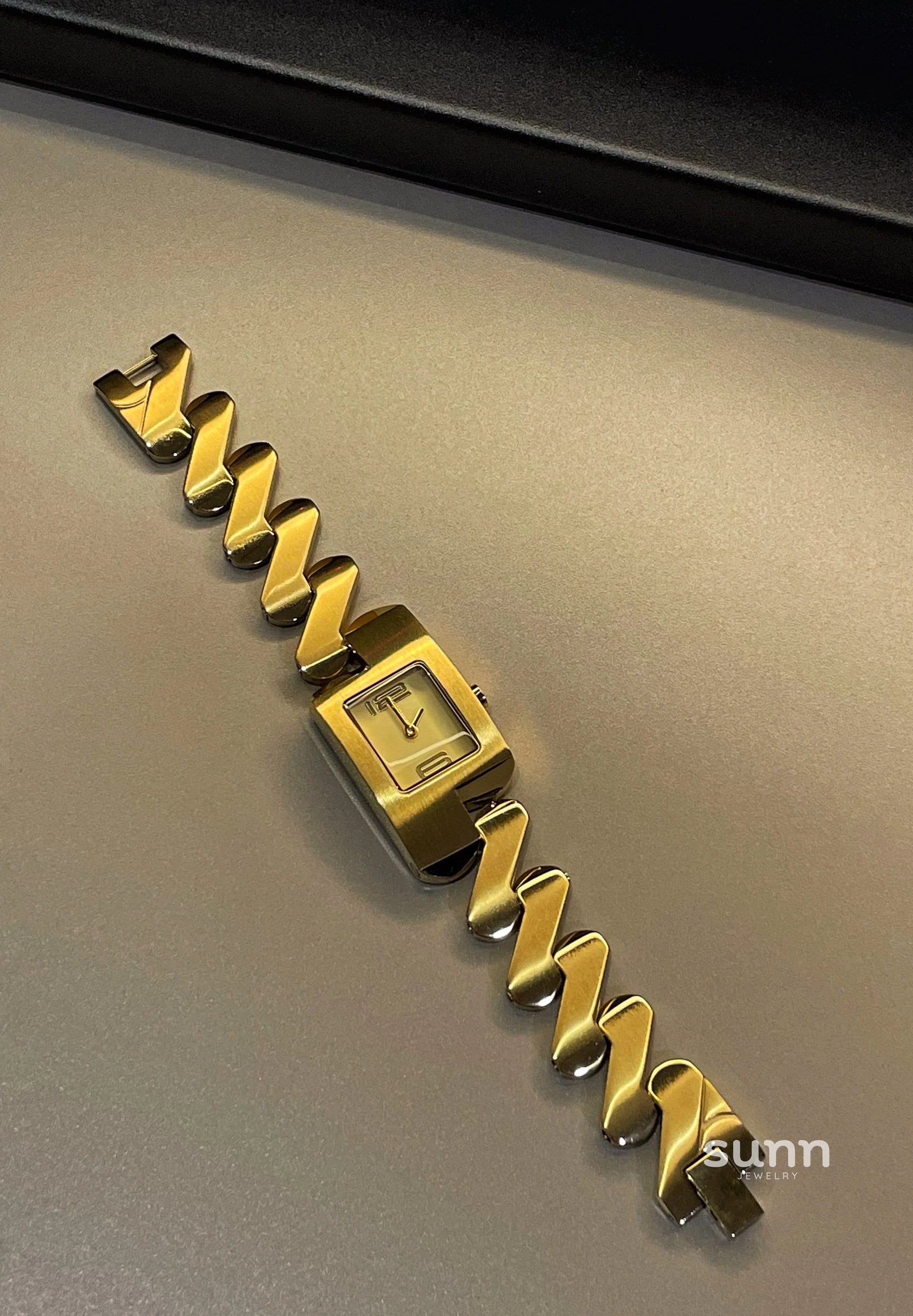 Khali Vintage Square Watch