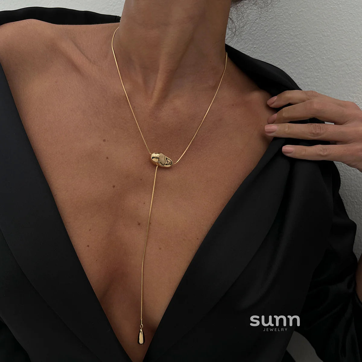 Khali Waterdrop Snake Chain Necklace