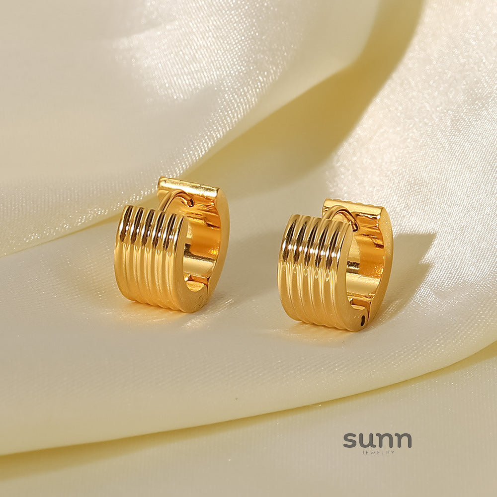 Khalia Ribbed Gold Hoop Earrings [EK6J2YOK]
