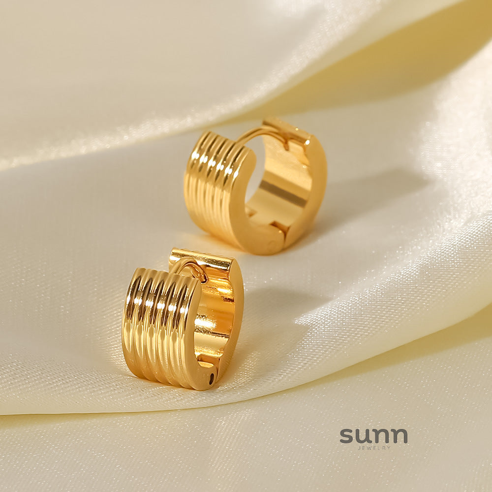 Khalia Ribbed Gold Hoop Earrings [FHJTH1KP]