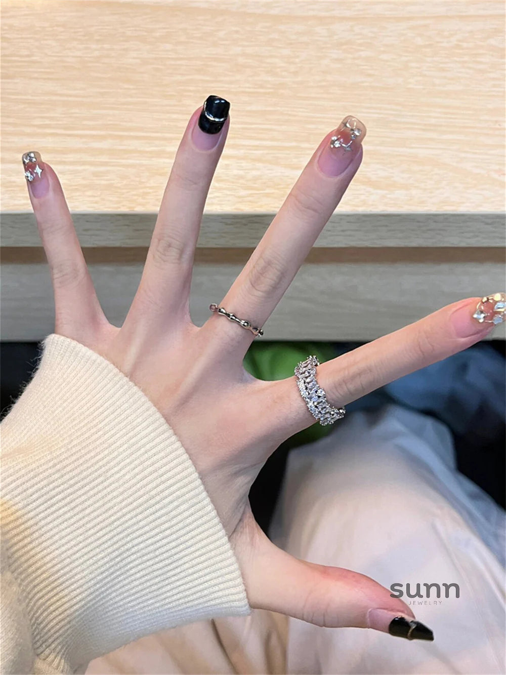 Khole Sparkling Ring Set