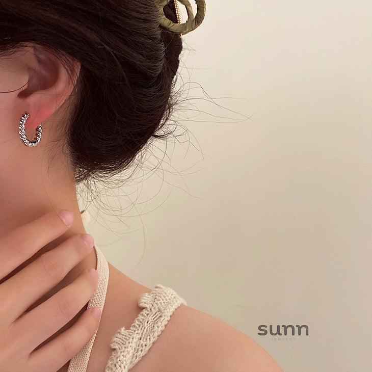 Khushi French Braided Hoops [VJTILRB2]