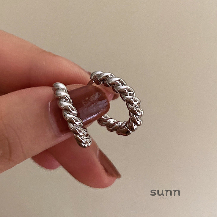 Khushi French Braided Hoops [9RKEXMZL]