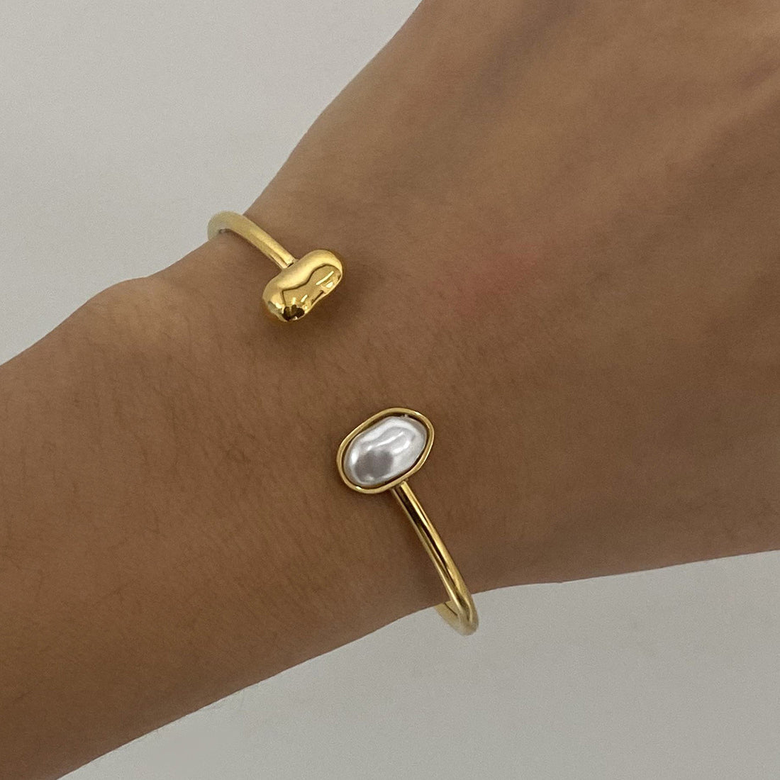 Killian Pearl Cuff Bracelet [3D80UJ3E]
