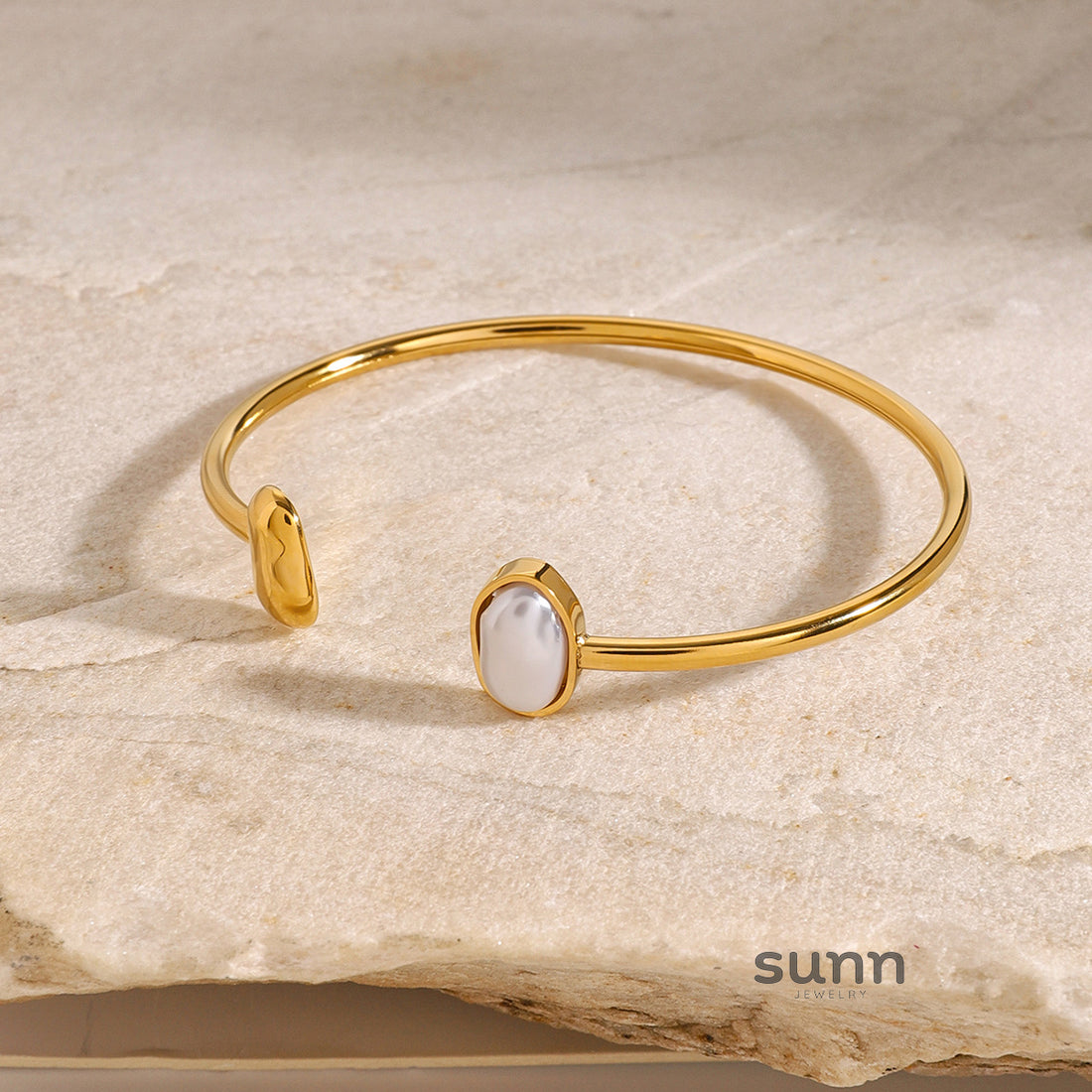 Killian Pearl Cuff Bracelet [3D80UJ3E]