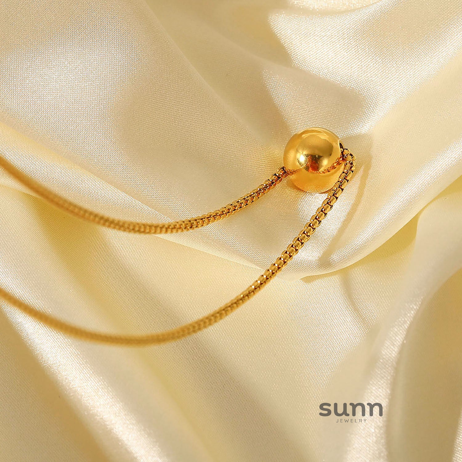 Kinley Gold Sphere Pendant Necklace [6N8YC43F]
