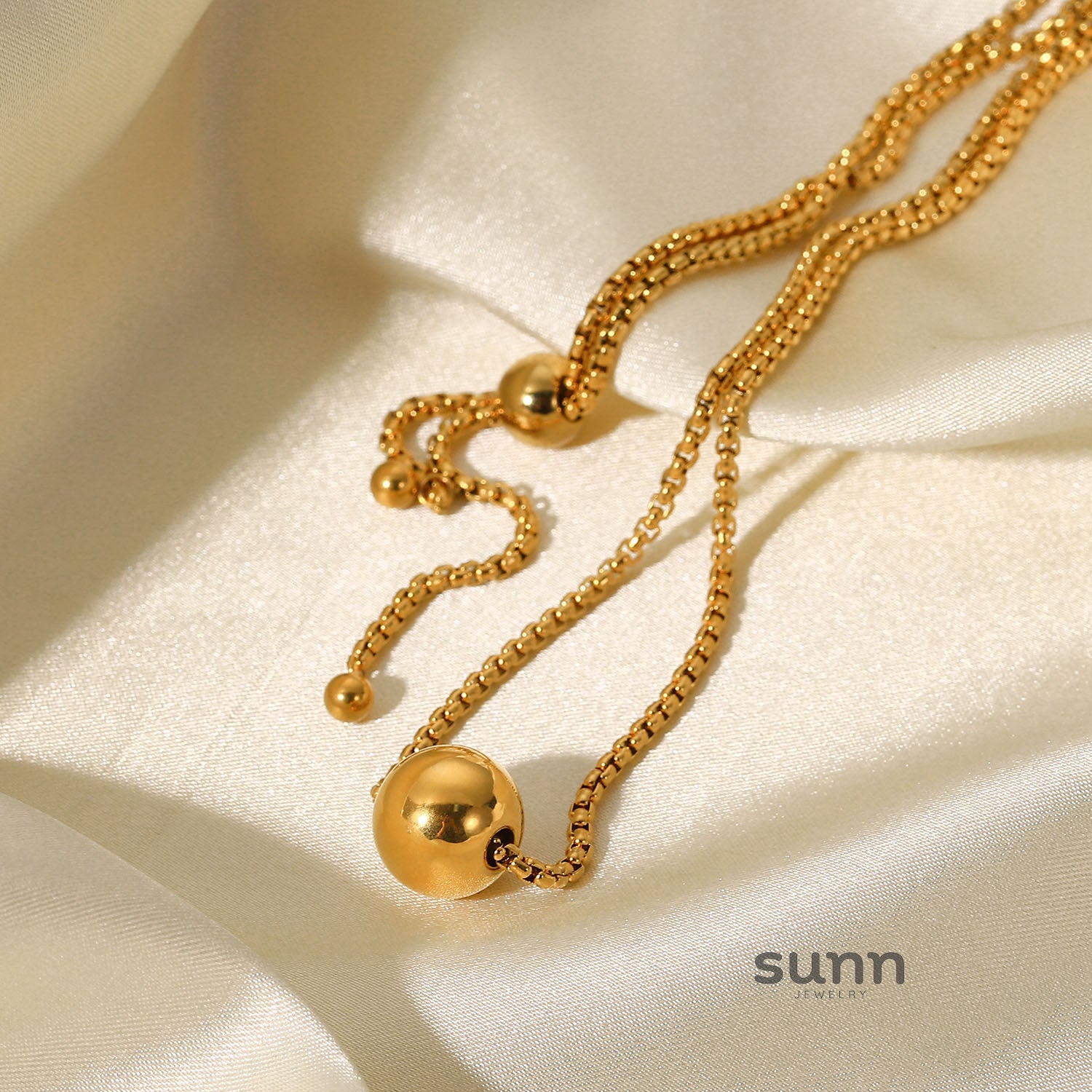 Kinley Gold Sphere Pendant Necklace [PKX7ELQN]