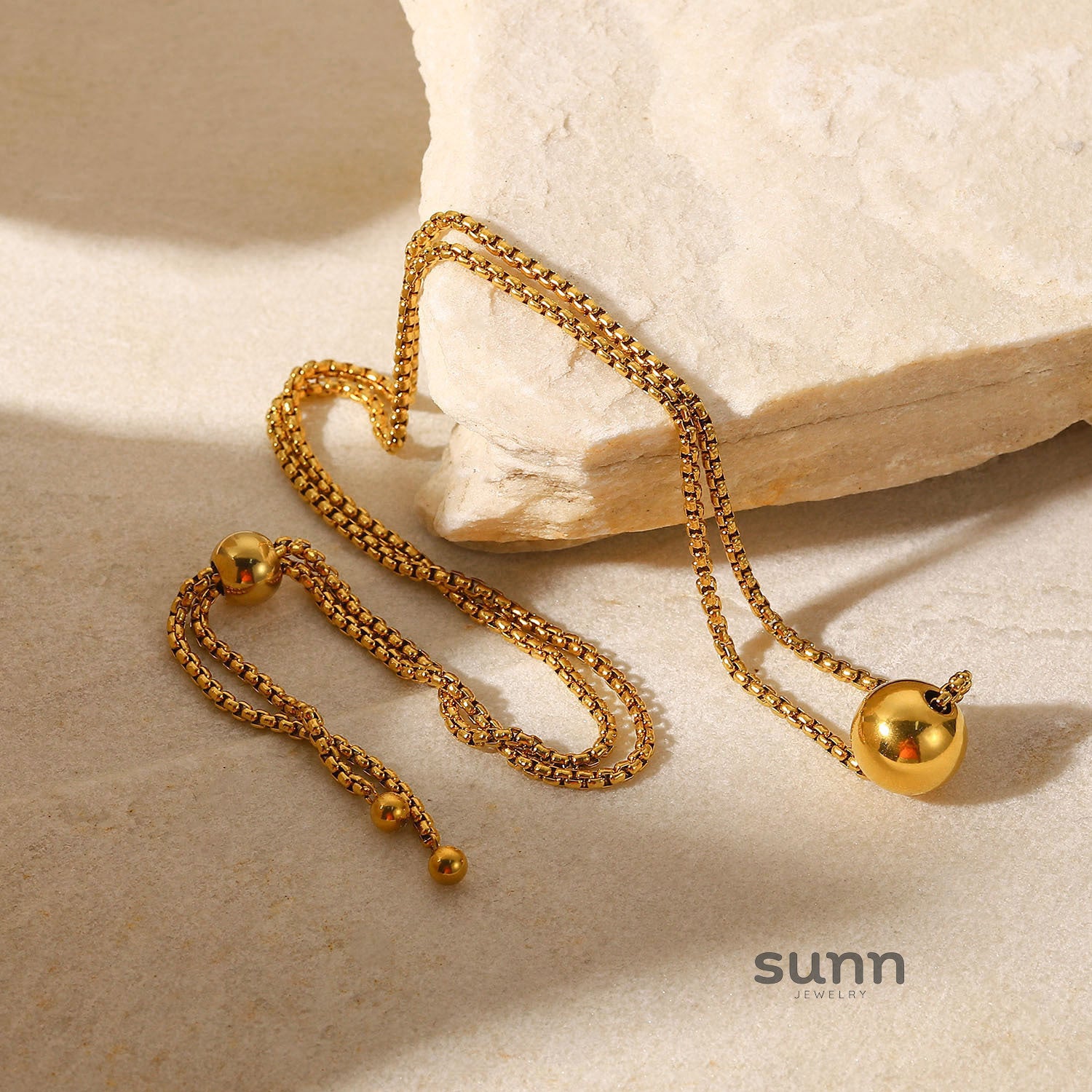Kinley Gold Sphere Pendant Necklace [L0XIFESH]