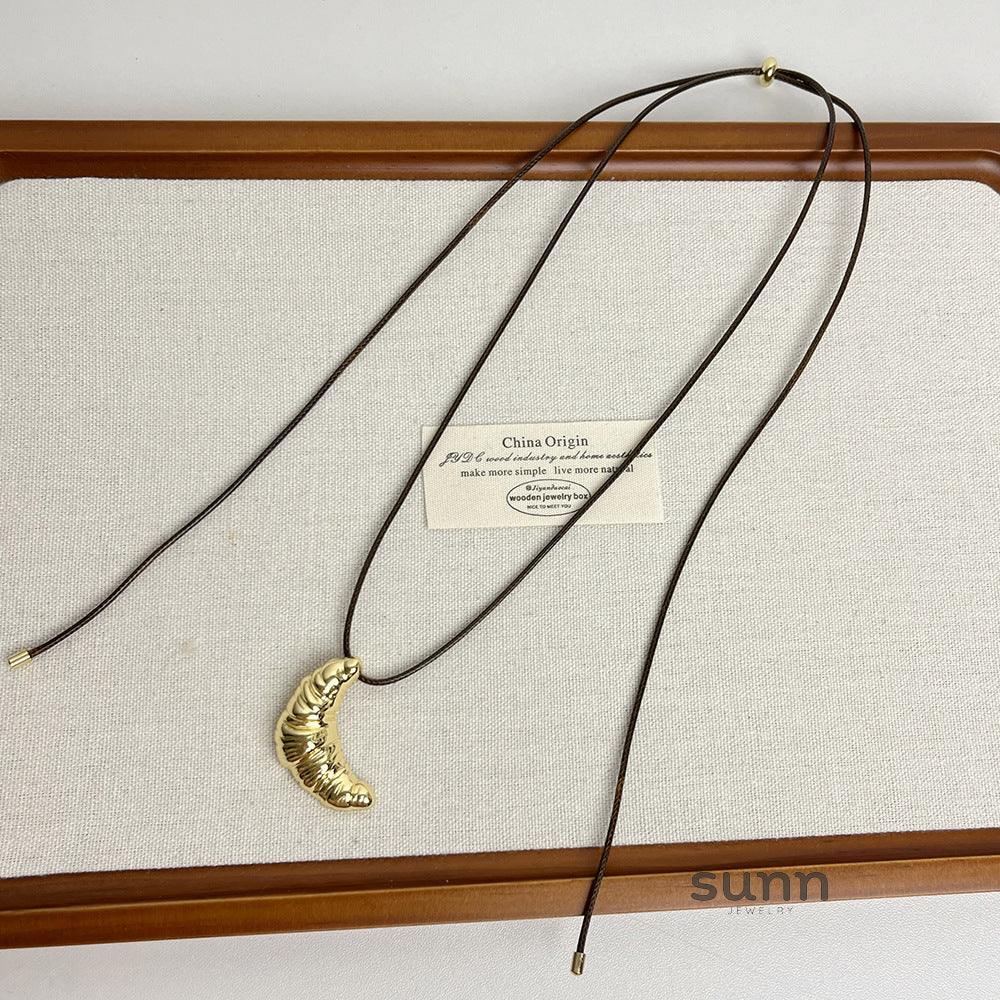 Kinsey Croissant Pendant Necklace [H7AHWF7J]
