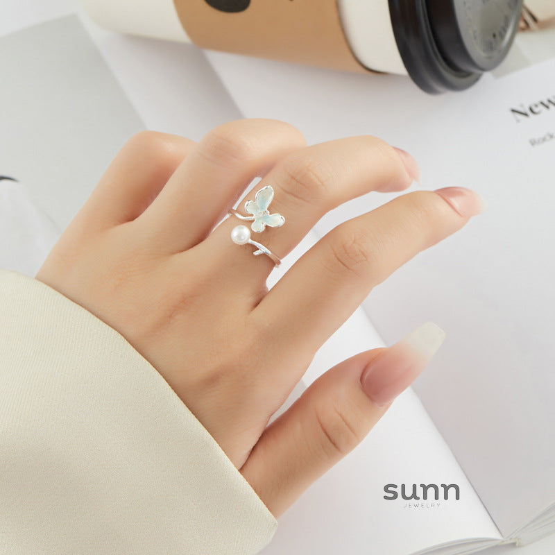 Kinslee Gradient Butterfly Open Ring [HUFPLYUN]