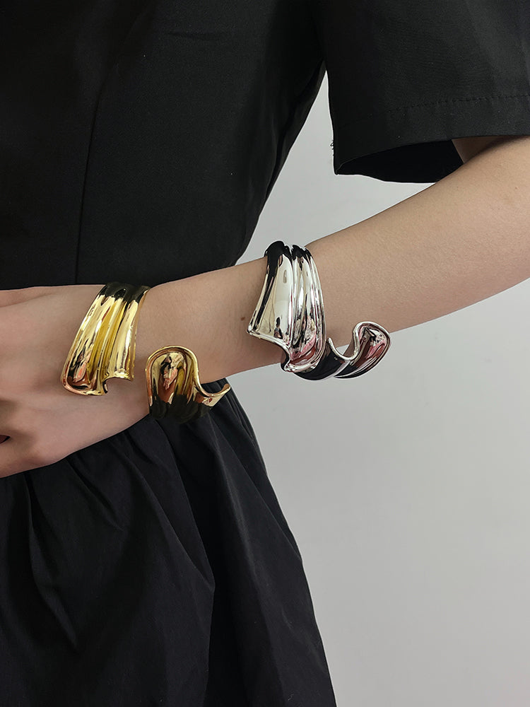 Kinsley Asymmetric Cuff Bracelet [HKGKXBJV]