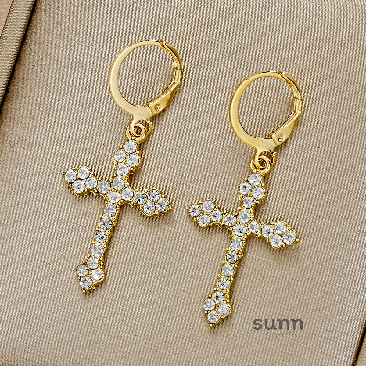Kinzlee Dainty Cross Earrings [2B5E06KV]