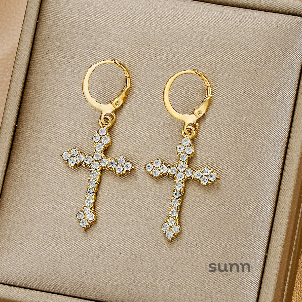 Kinzlee Dainty Cross Earrings [HIT7WKXQ]
