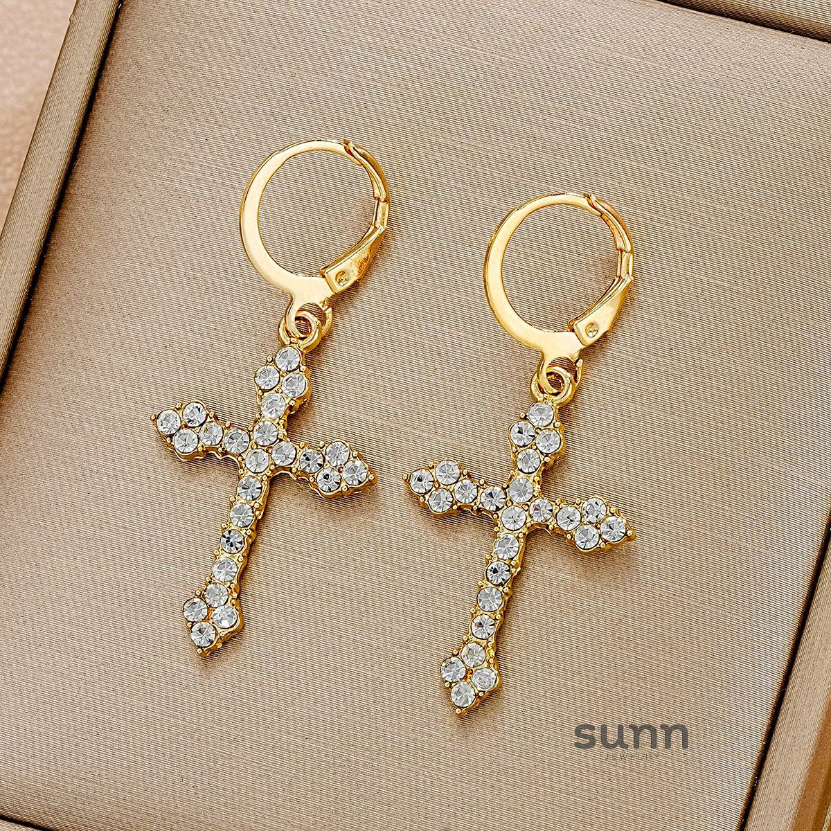 Kinzlee Dainty Cross Earrings [HNJPVTP6]
