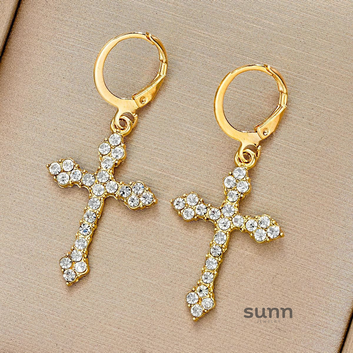 Kinzlee Dainty Cross Earrings [0ISVUHXQ]