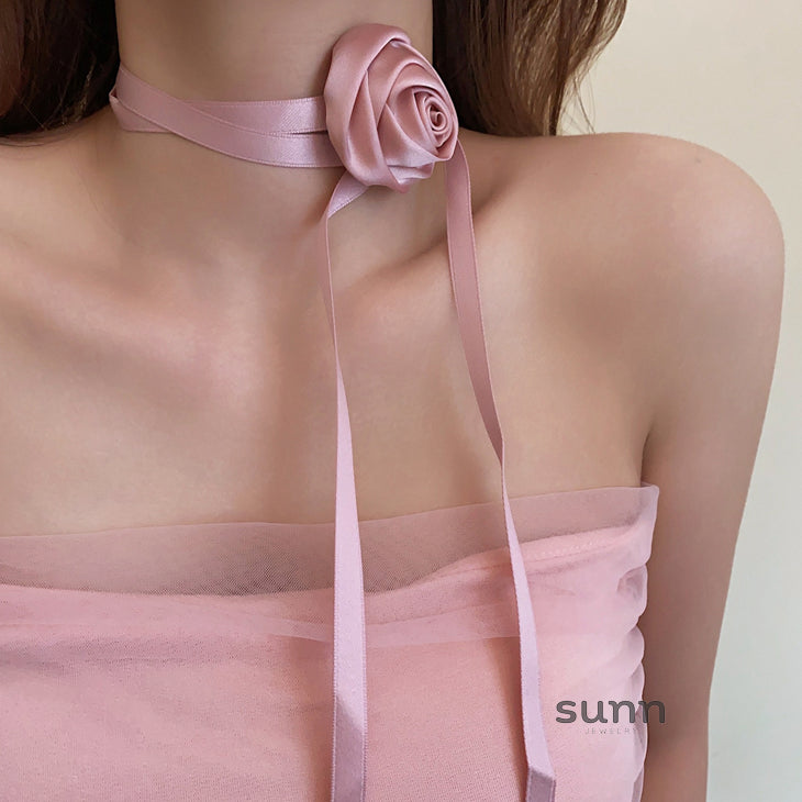 Kinzley Satin Rose Necklace [P6XO0GYE]