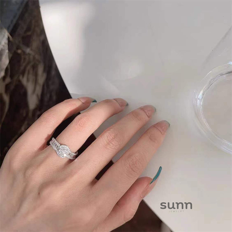 Kiyah Pearl Zircon Ring [E0J7Q2PY]