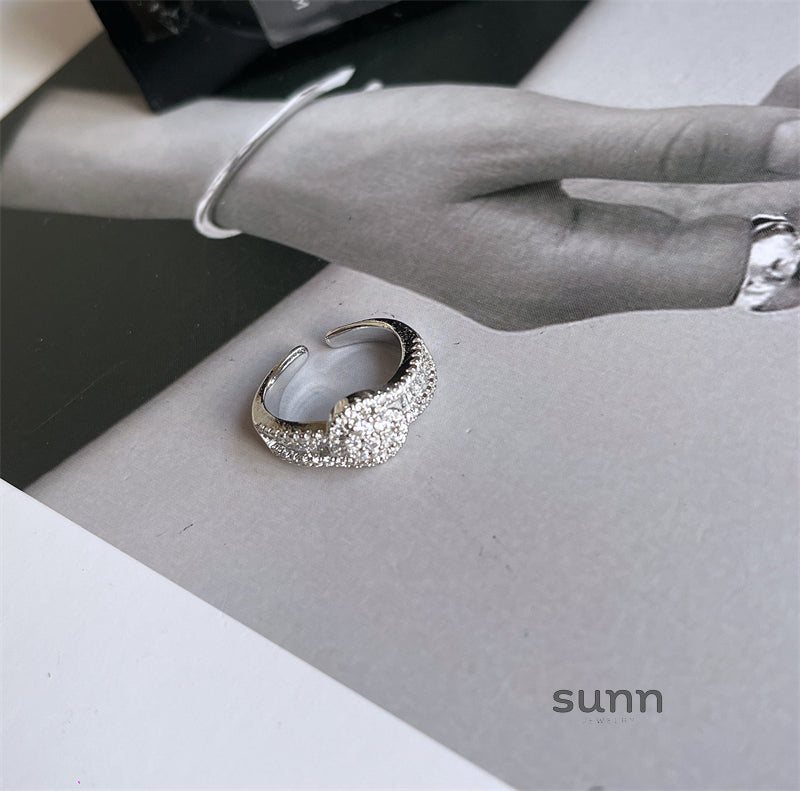 Kiyah Pearl Zircon Ring [5KH7CQFP]