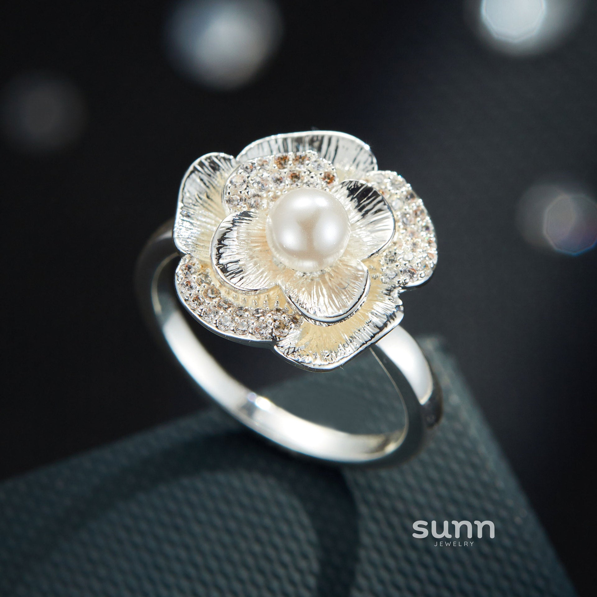 Klynn Camellia Pearl Open Ring [PZZW20T3]
