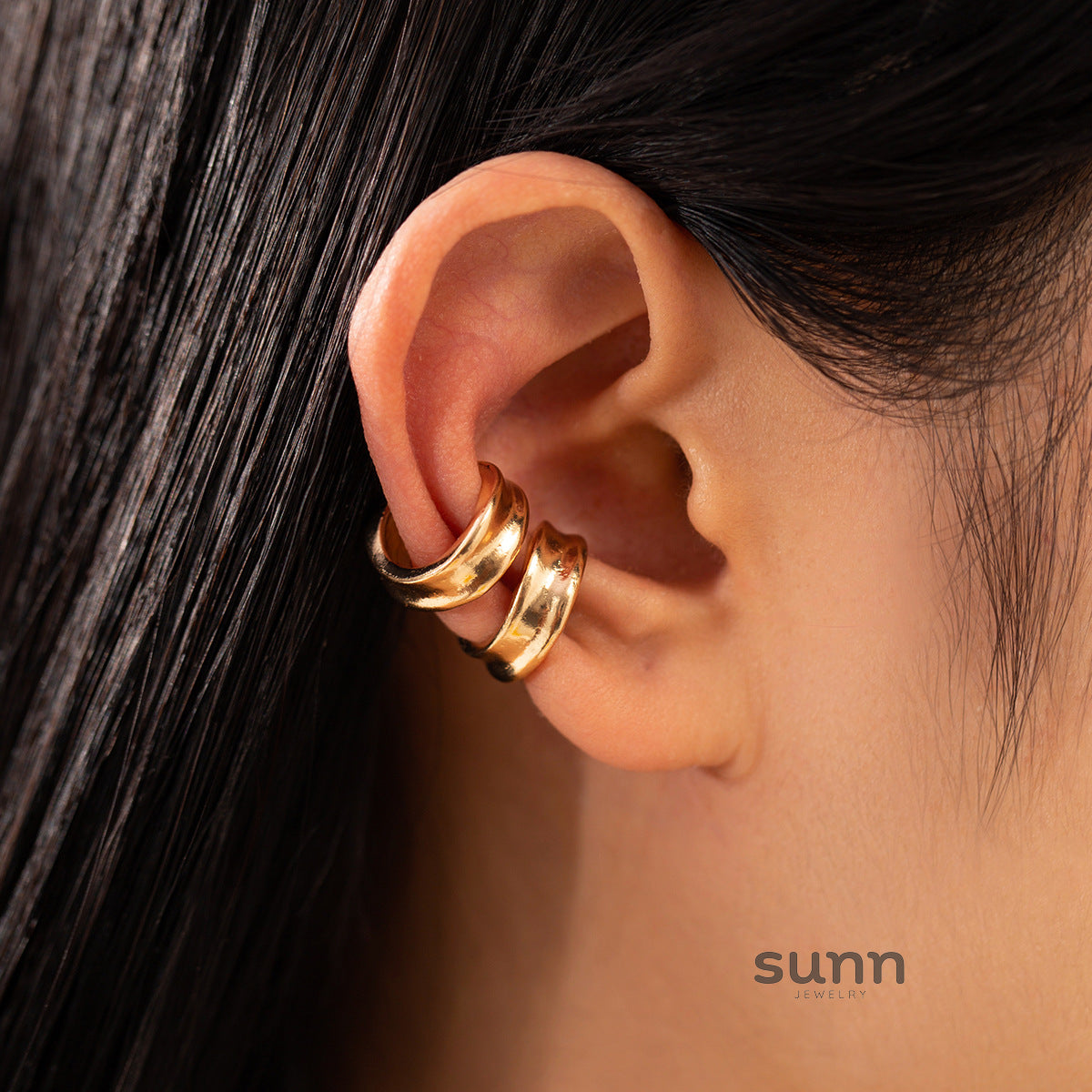 Koa Glossy Geometric Ear Clip [DOFZ94MR]