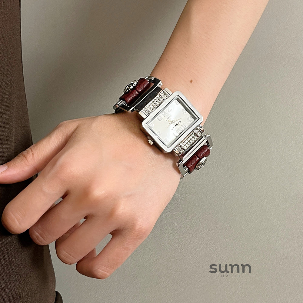 Koda Y2K Leather Cuff Watch [BIWKHTGS]
