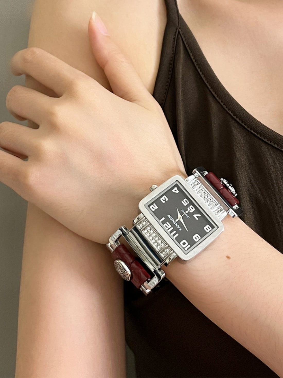Koda Y2K Leather Cuff Watch [6QI1U3E6]