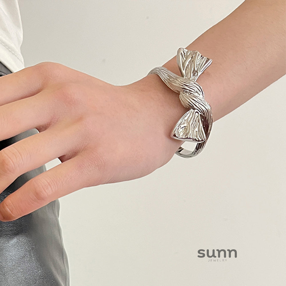 Kodie Sculptural Bow Jewelry [F0JI39V1]