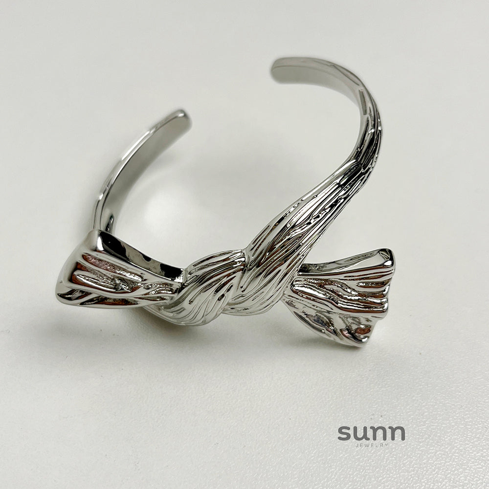 Kodie Sculptural Bow Jewelry [09G7VHDH]