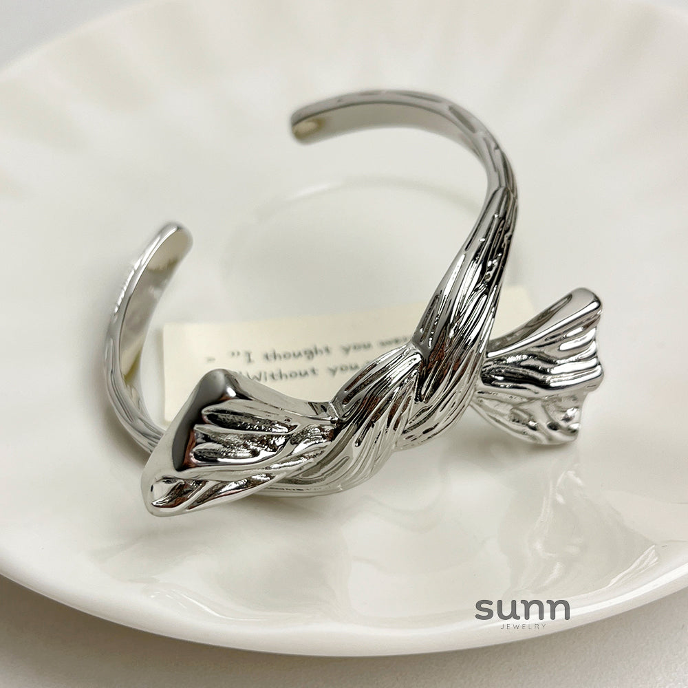 Kodie Sculptural Bow Jewelry [LNS0Y5N8]