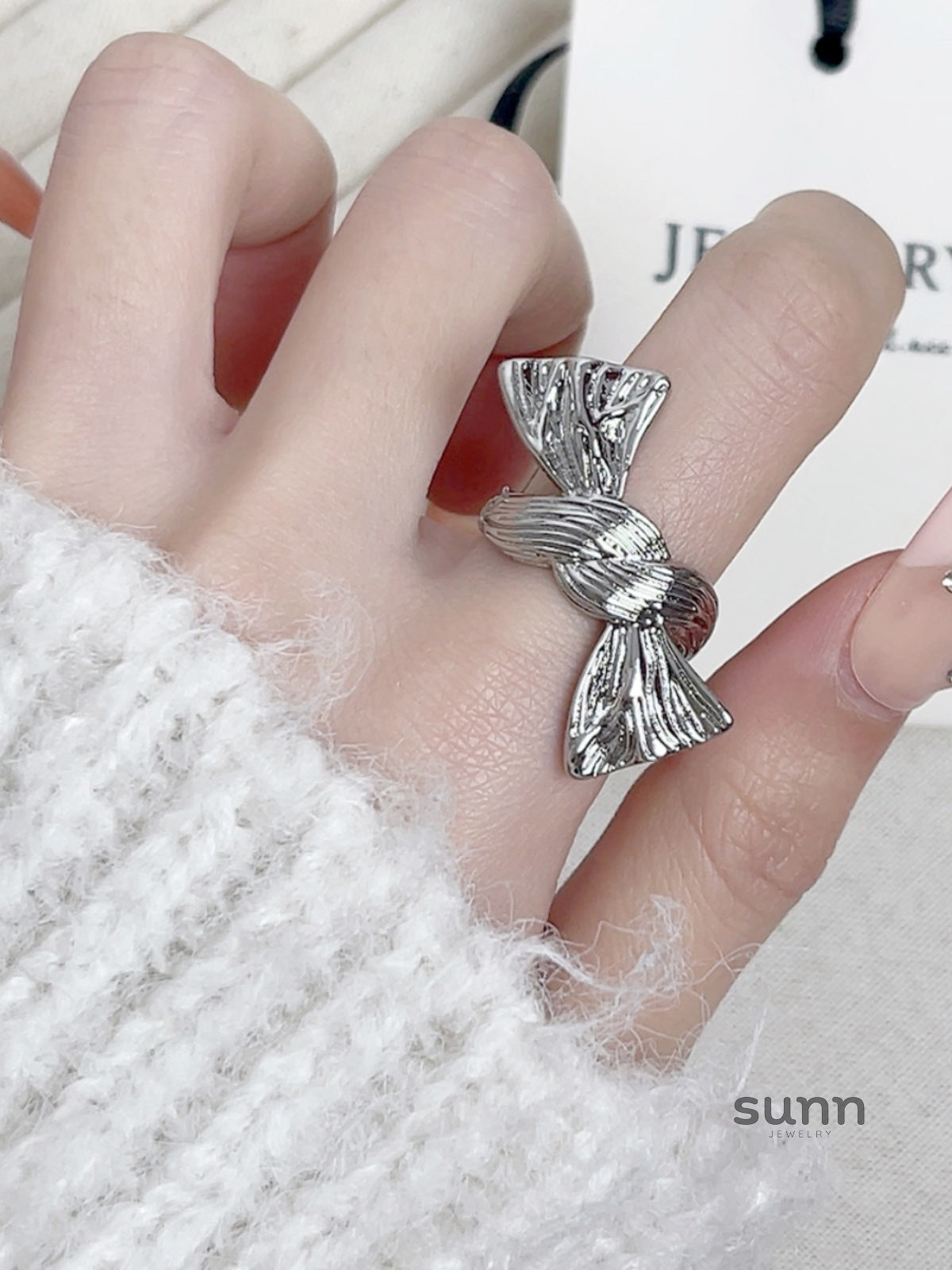 Kodie Sculptural Bow Jewelry [3ANFA1MZ]
