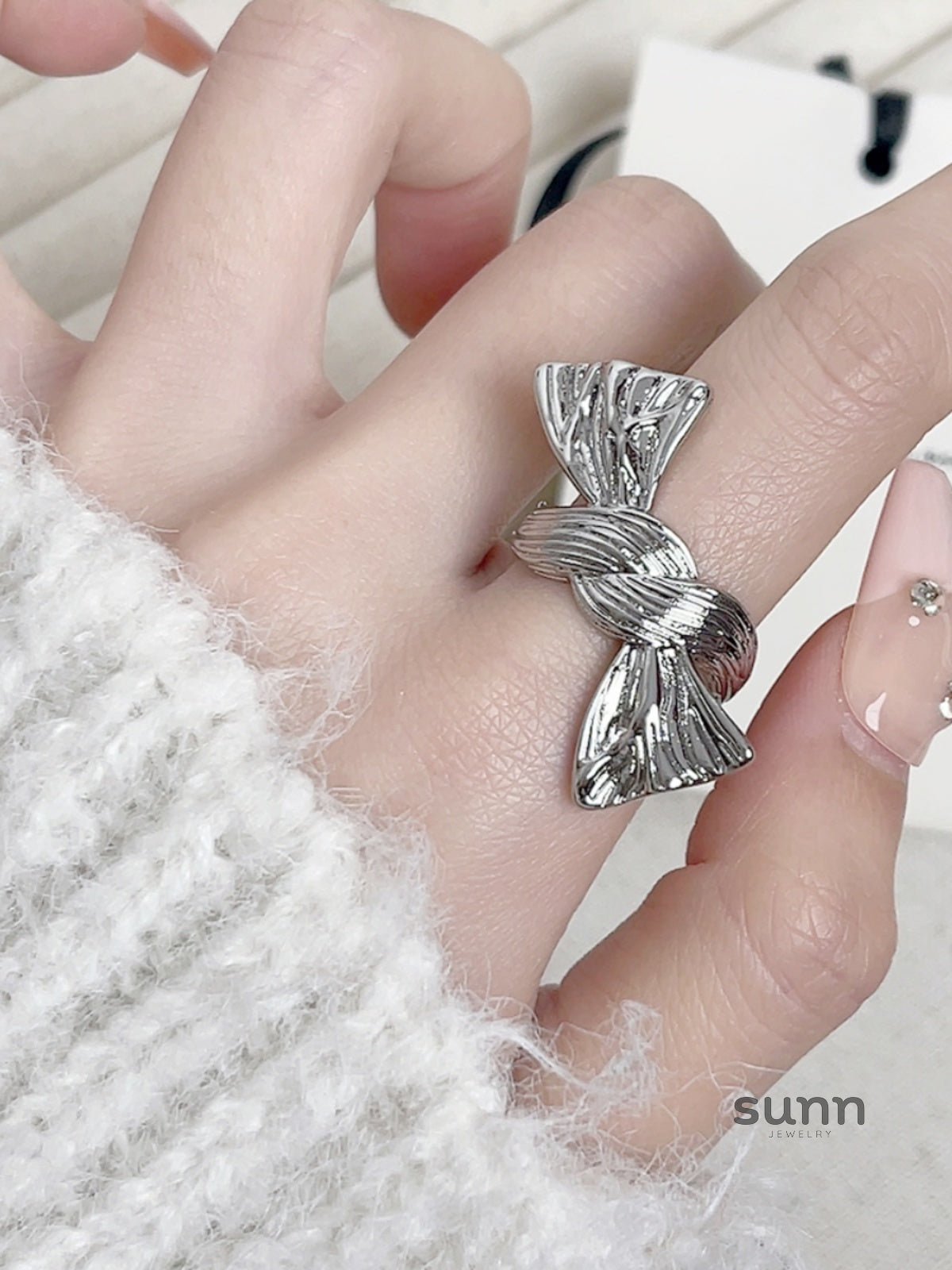 Kodie Sculptural Bow Jewelry [W33O6GDR]