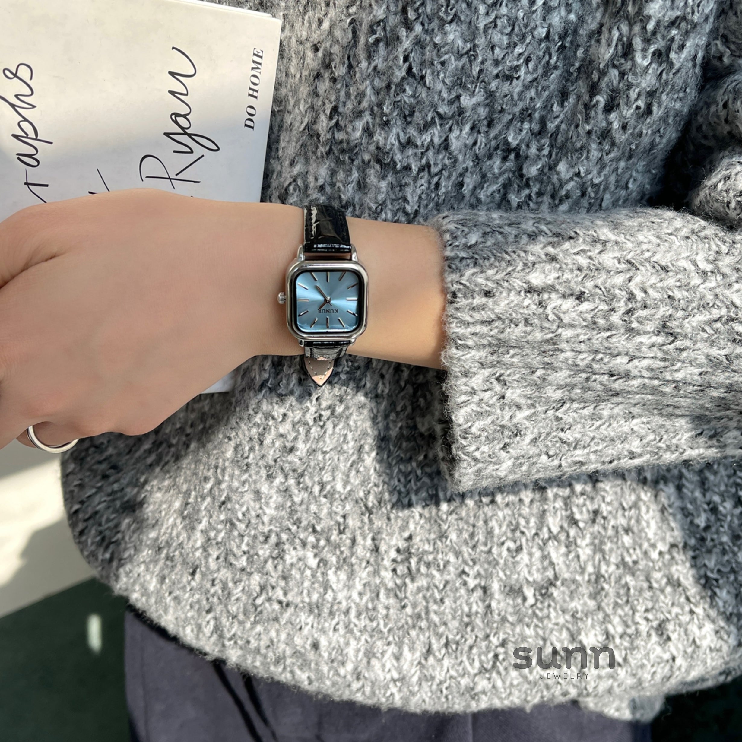 Koi Minimalist Square Watch [SHZ54U8J]