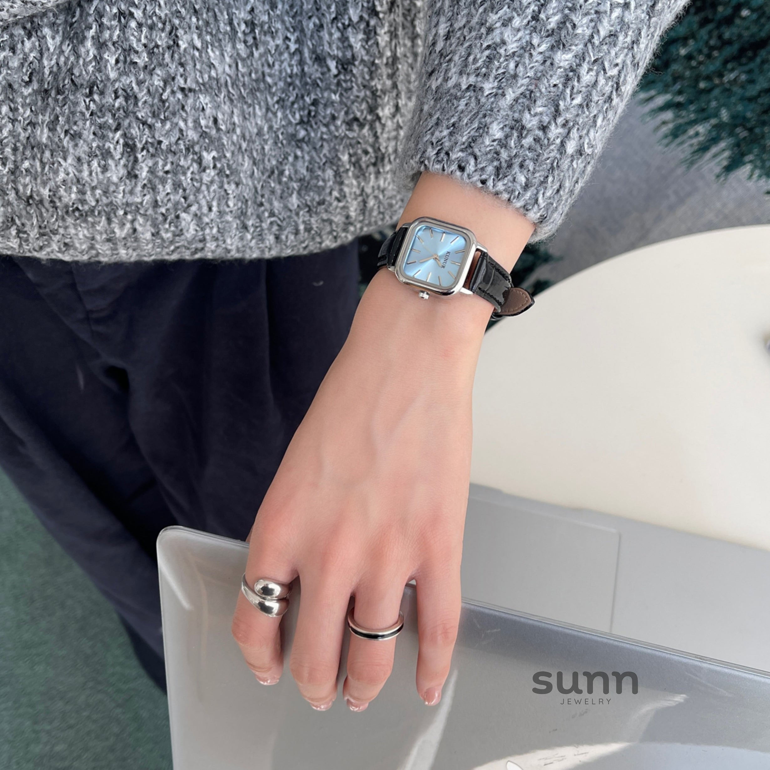 Koi Minimalist Square Watch [KJHI7A1P]