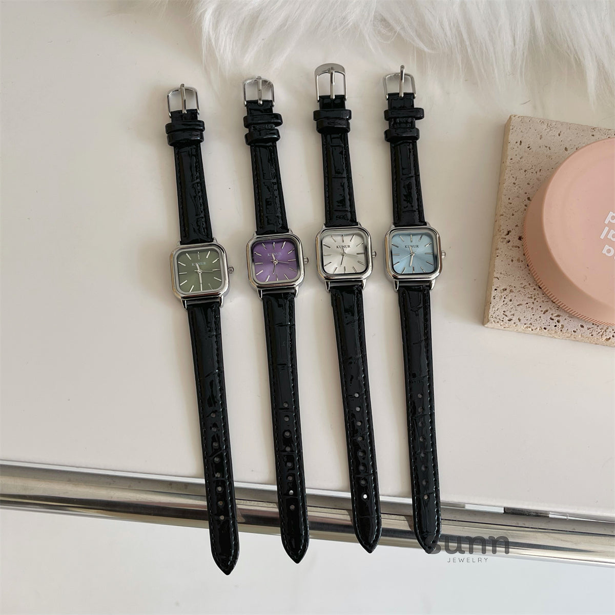 Koi Minimalist Square Watch [KR7D4JOS]
