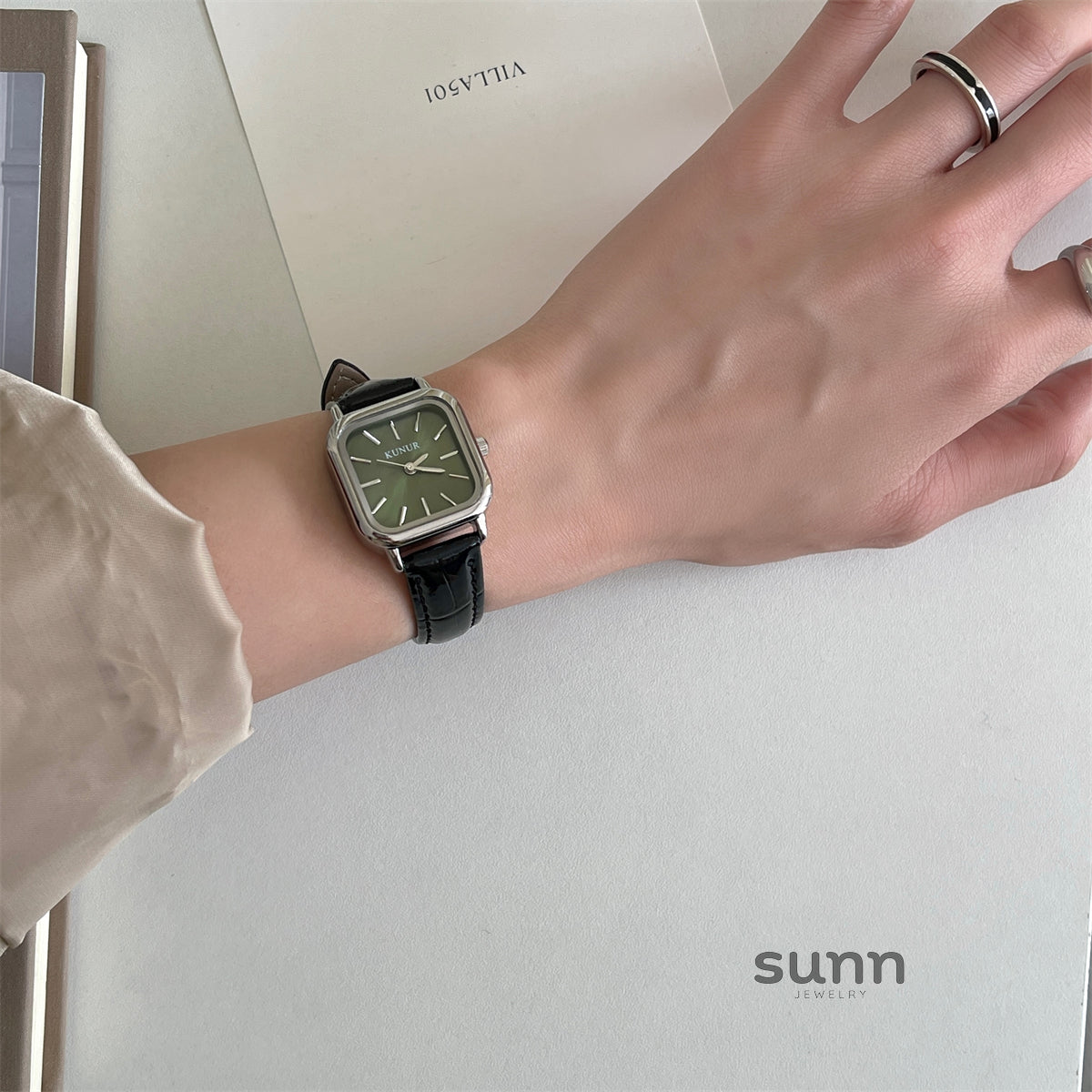 Koi Minimalist Square Watch [116FZO5Z]