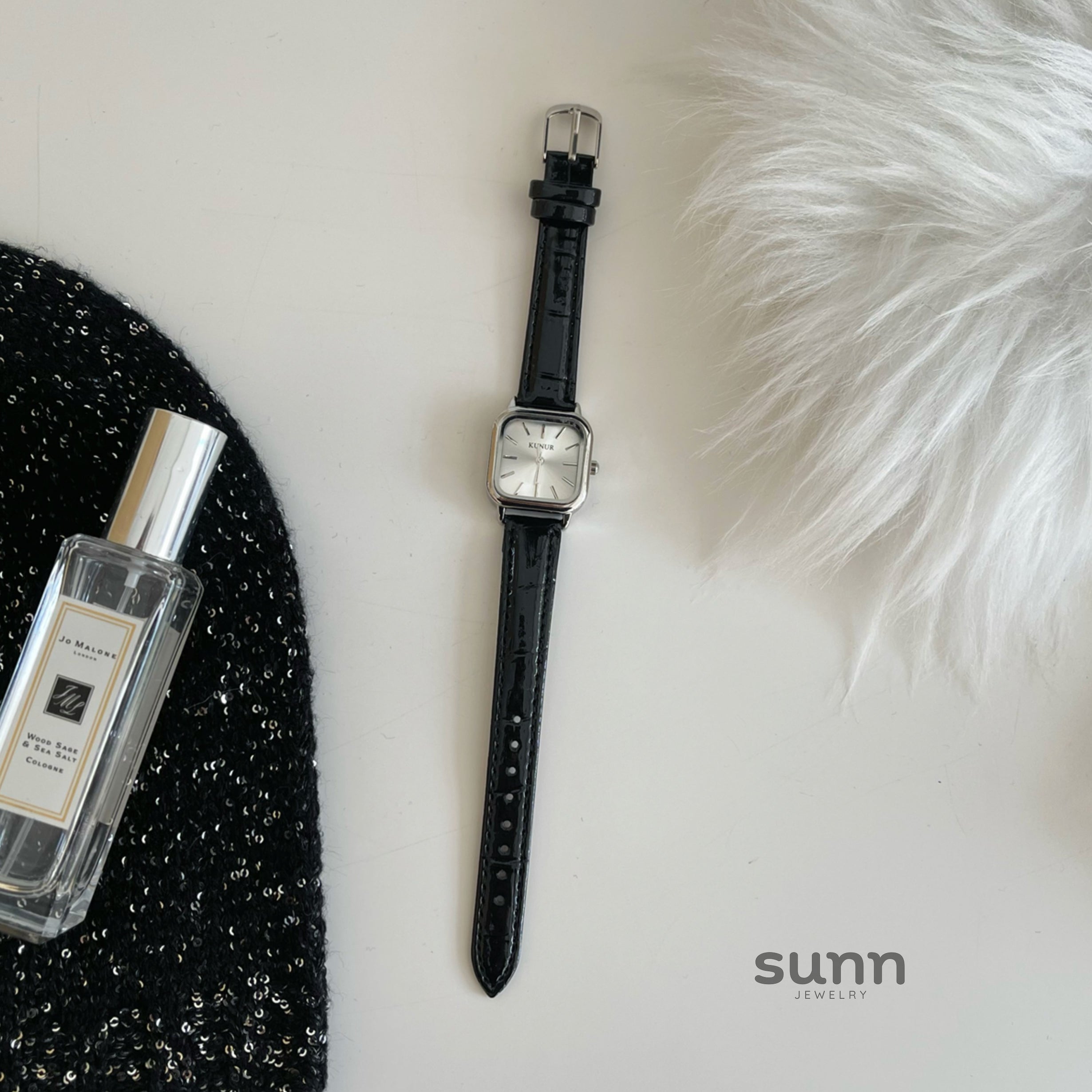 Koi Minimalist Square Watch [KPK6ZLD9]