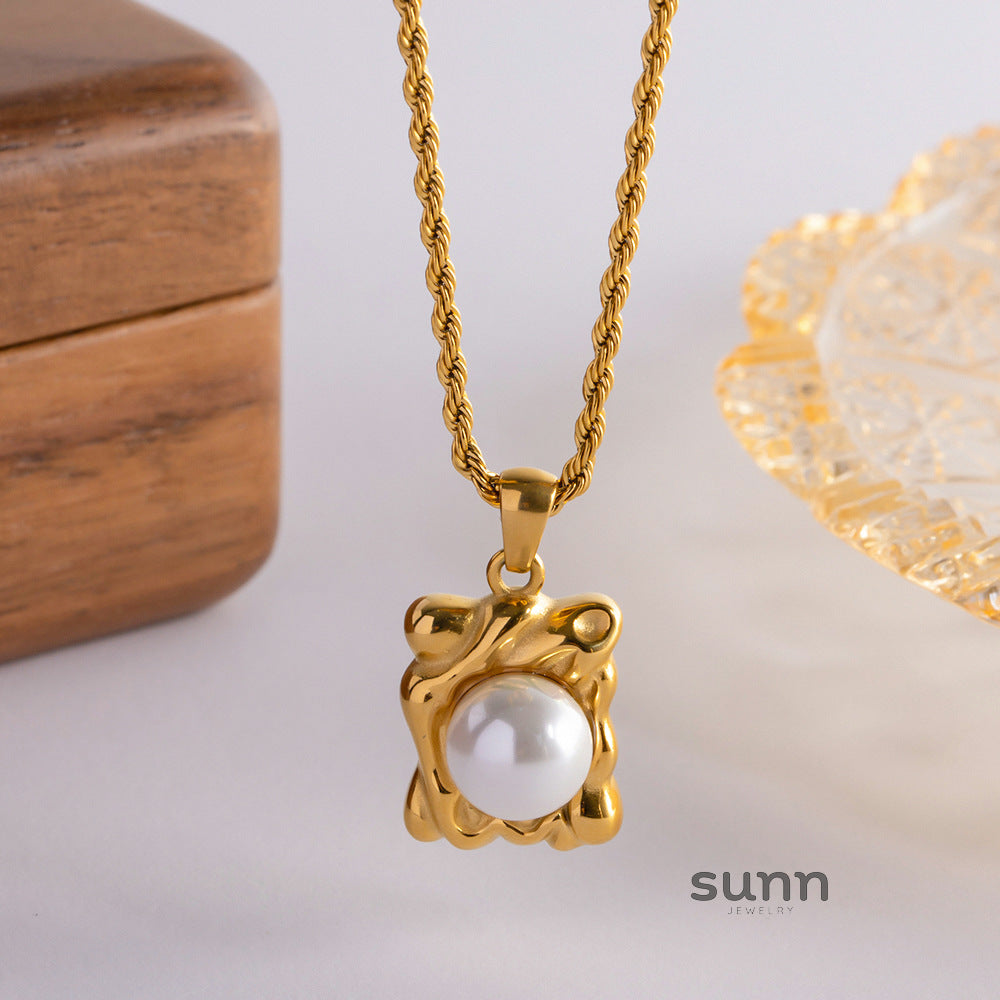 Kolbi Layered Pearl Cross Necklace [5173KNZ8]