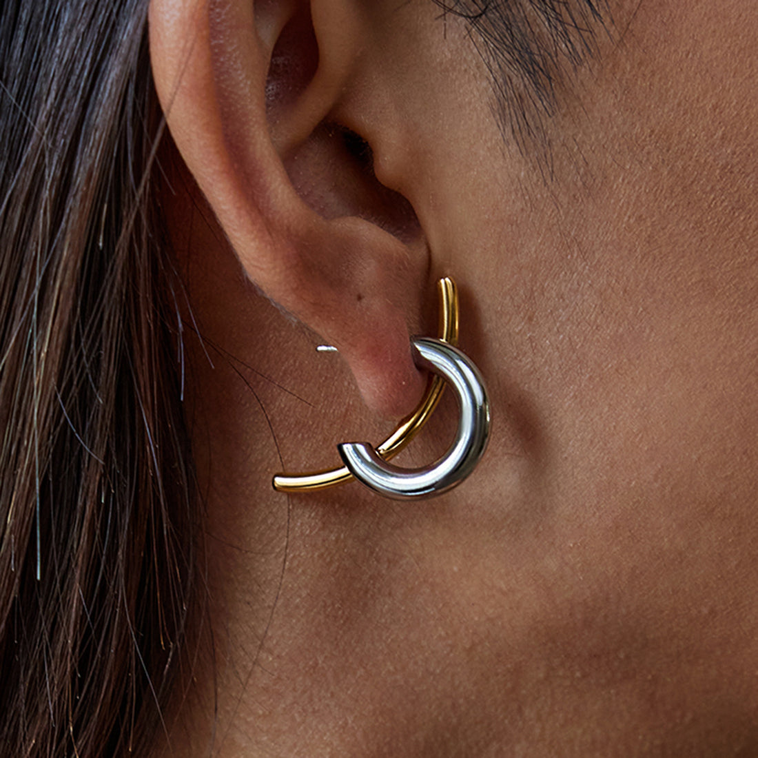 Kollins Double C Crystal Earrings [QN5H5GCA]