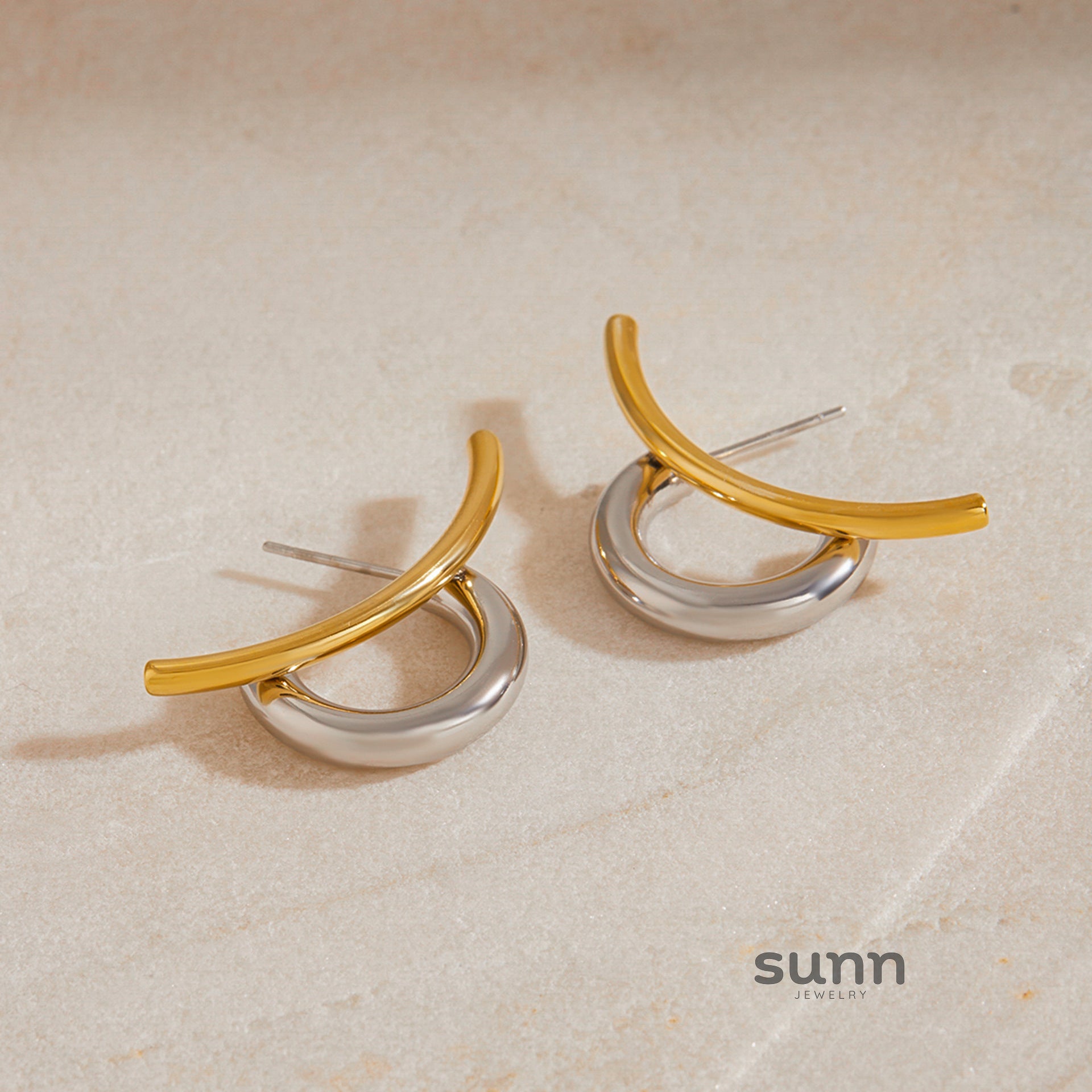 Kollins Double C Crystal Earrings [6NPZHMX1]