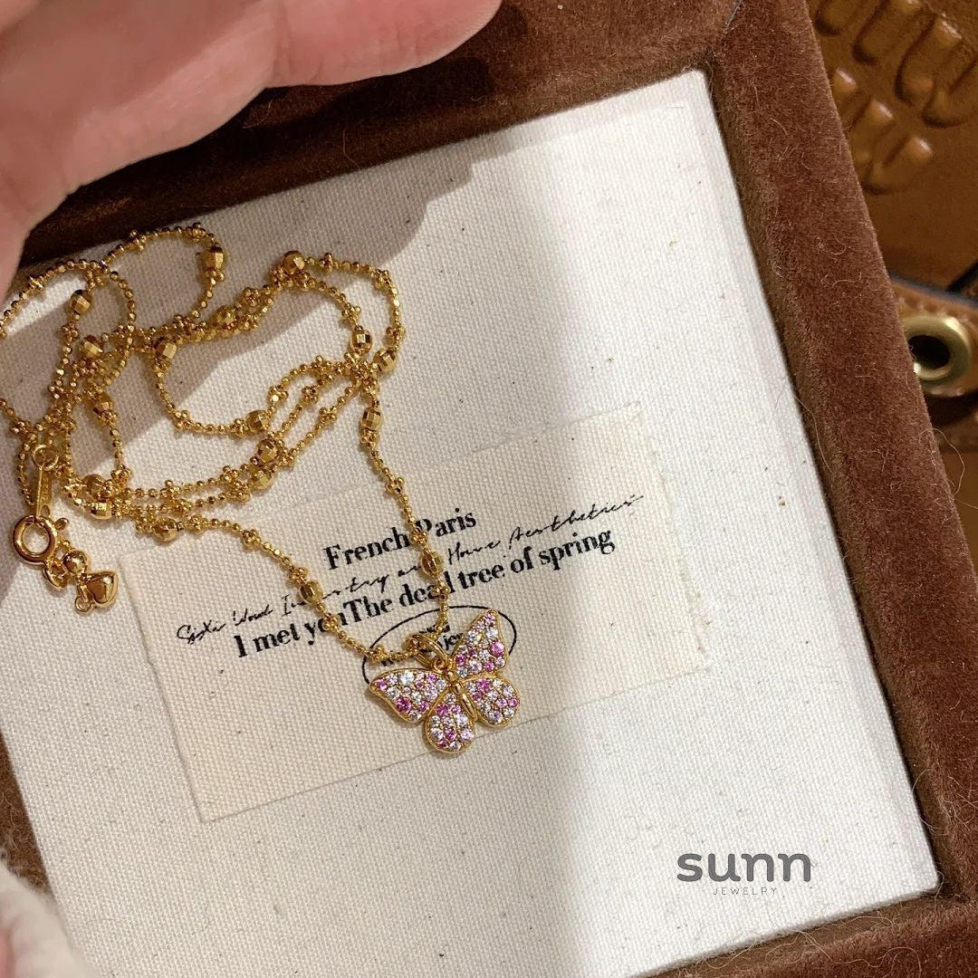 Kollyns Diamond Butterfly Pendant [L9BWIDUZ]