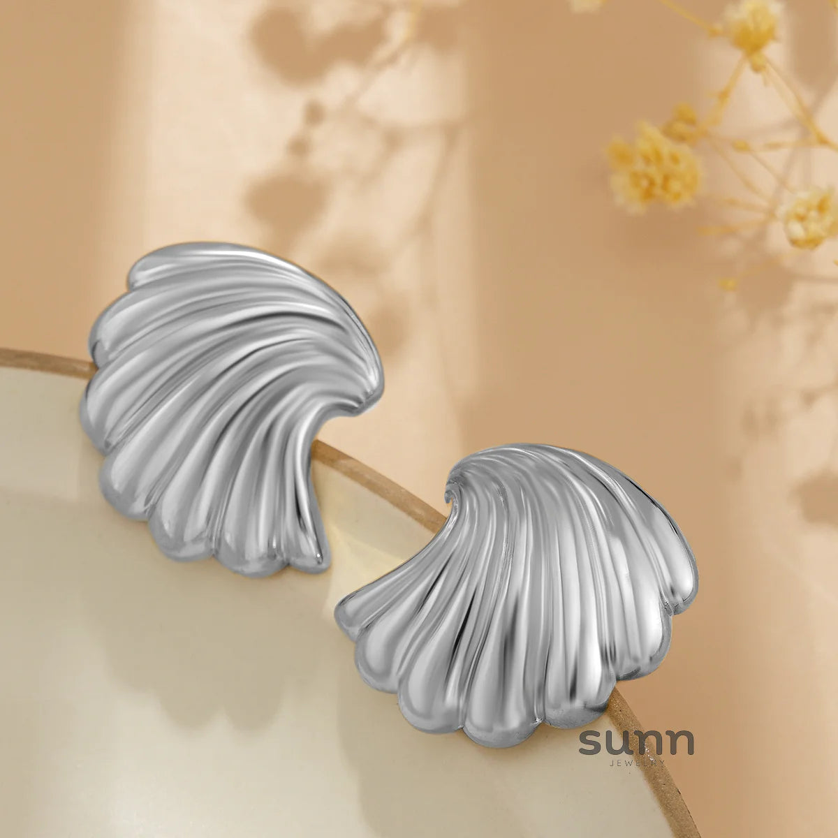 Kollyns Irregular Scallop Earrings