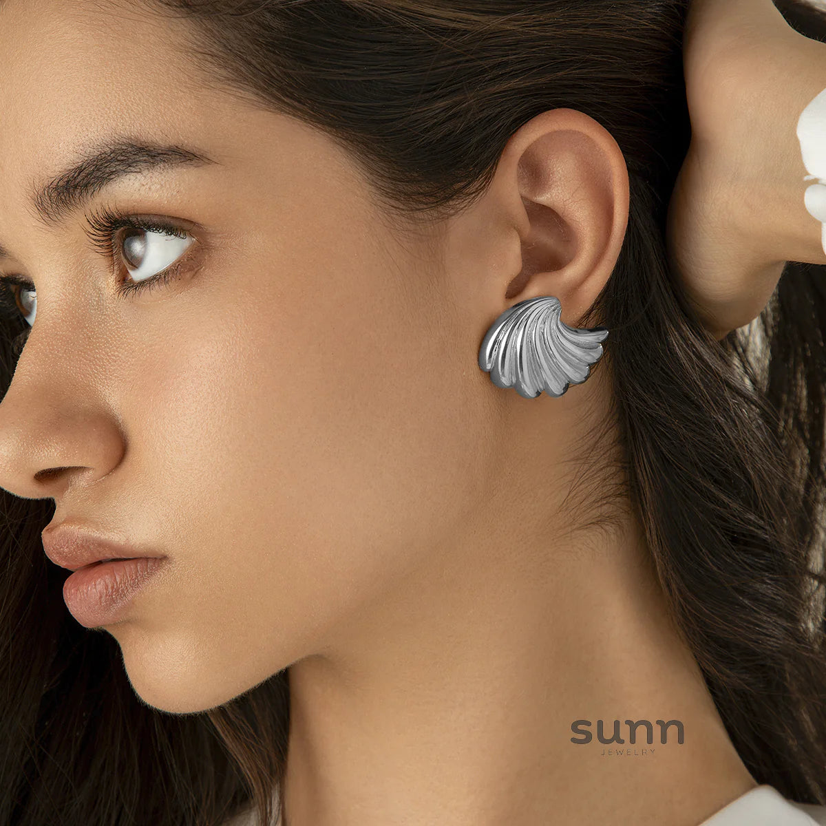 Kollyns Irregular Scallop Earrings