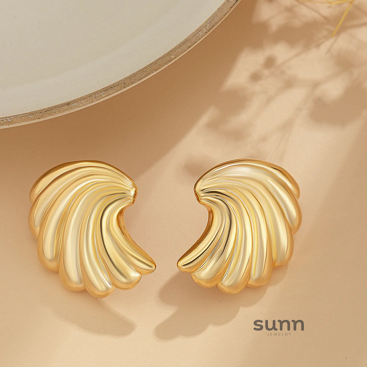 Kollyns Irregular Scallop Earrings