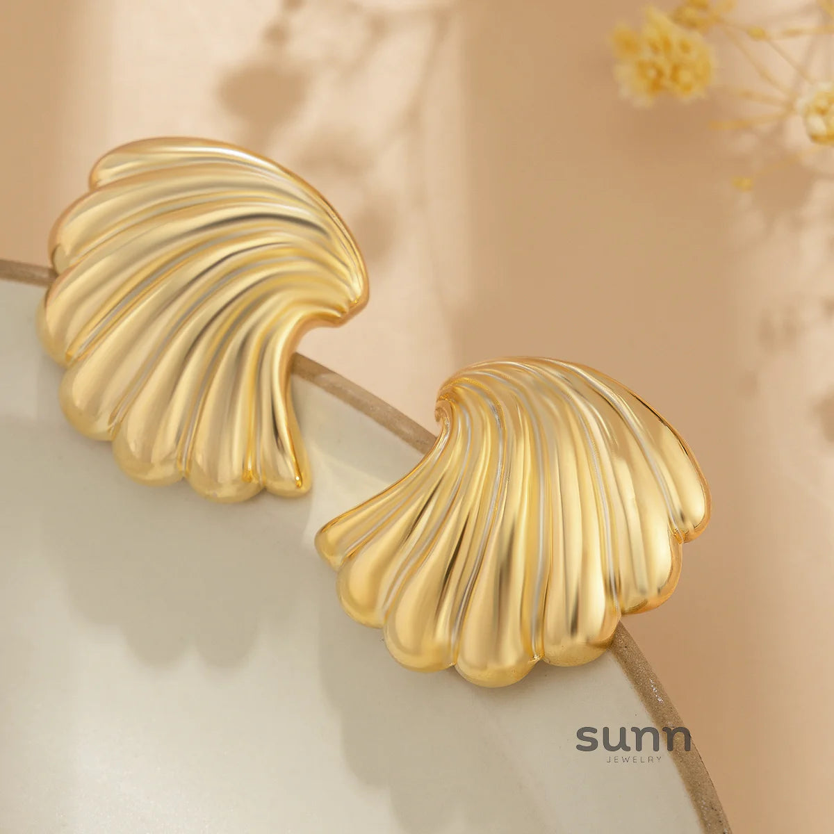 Kollyns Irregular Scallop Earrings