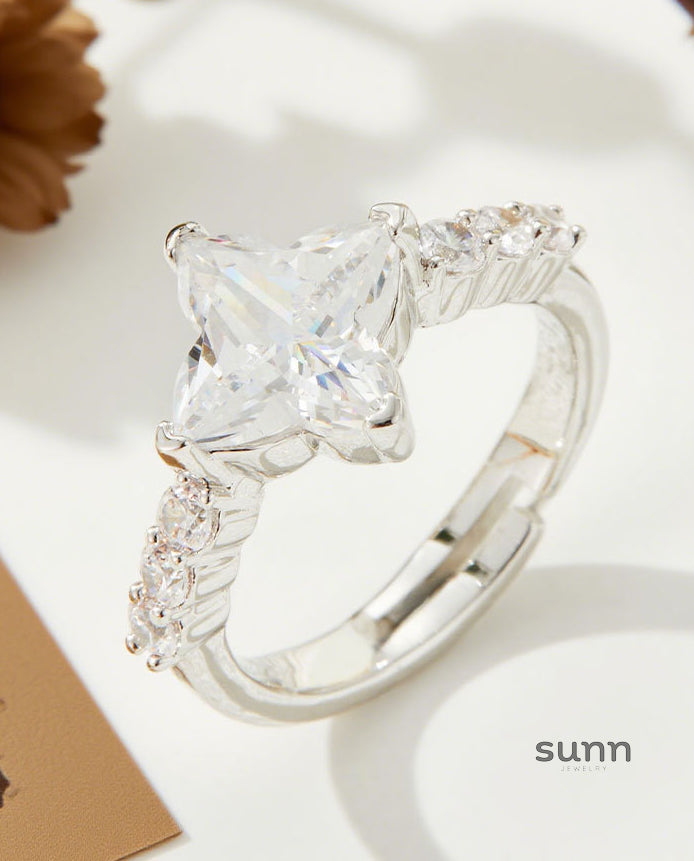 Koralee Starburst Zircon Ring [WNHSUIER]