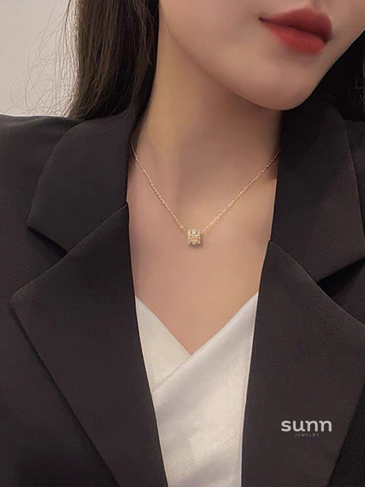 Koraline Layered Pendant Necklace [CM49B481]