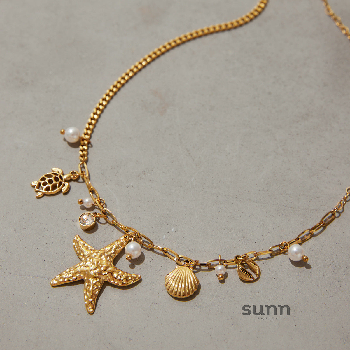 Kori Starfish Pendant Necklace [4HD3GH6Q]