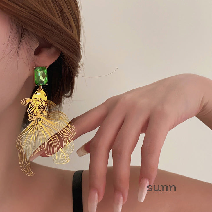 Kourtlyn Exaggerated Koi Earrings [VZDVG8DT]