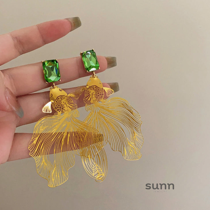 Kourtlyn Exaggerated Koi Earrings [BU7X75NP]